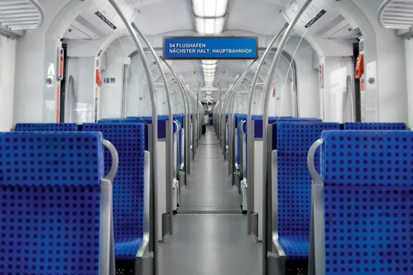 Bild: Displays im Breitformat - Eine ungewöhnliche Idee erschließt neue Märkte