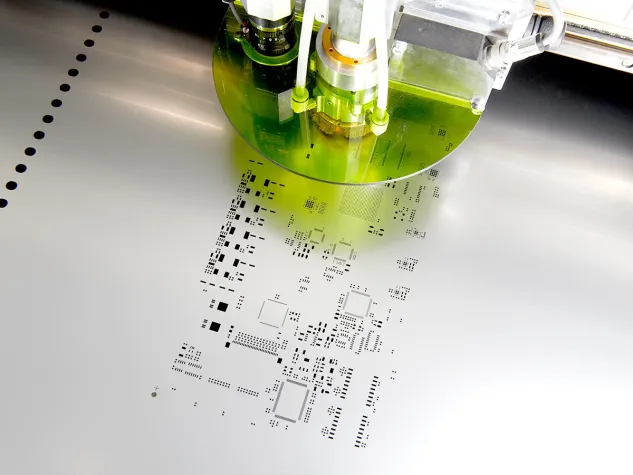 Bild: Endbehandlung und Veredelung von SMD-Schablonen 