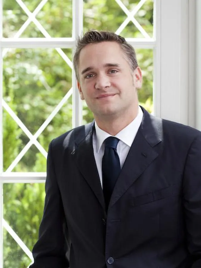 Tim Banerjee führt die wirtschaftsrechtlich orientierte Rechtsanwaltskanzlei Banerjee & Kollegen.