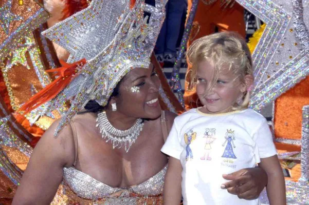 Bild: Karneval auf Aruba: King Momo regiert zwischen Calypso und Kostümrausch – Närrische Termine bis zum Jahr 2020 fix