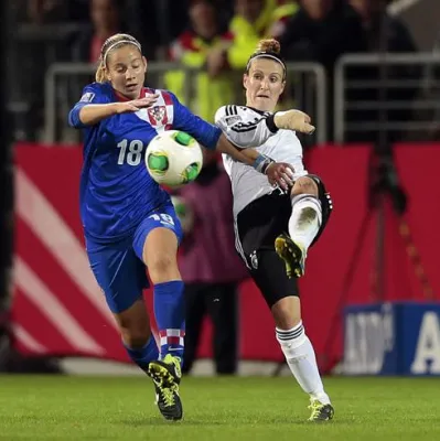 Bild: Die Nationalelf der Frauen zieht ins „The Monarch Hotel“ by BFS · 14. Oktober 2016