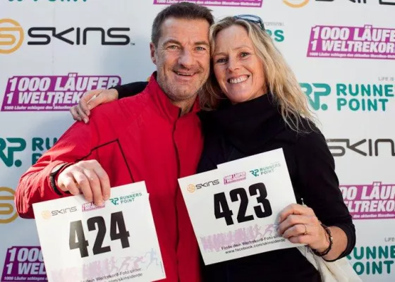 Bild: Weltrekord geknackt: 1.000 Läufer jubeln mit RUNNERS POINT und SKINS