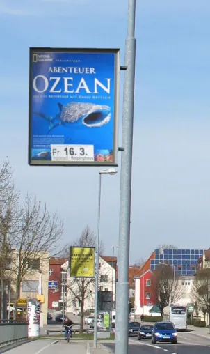 Werbung an Laternenmasten Bild: Werbung an Laternenmasten