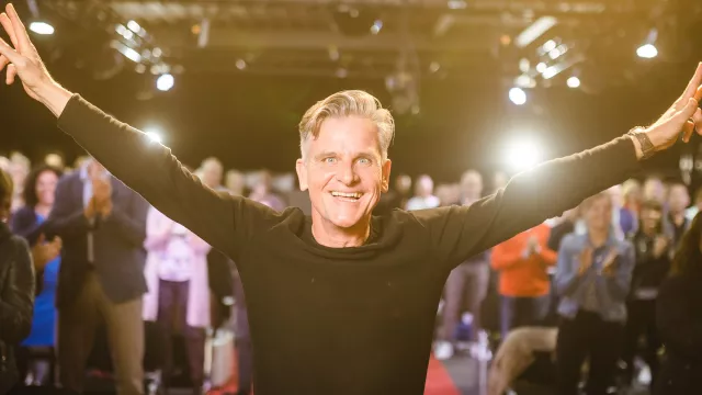 Bild: Ritterschlag für Speaker - Peter Stark gewinnt auf Anhieb den Excellence Award