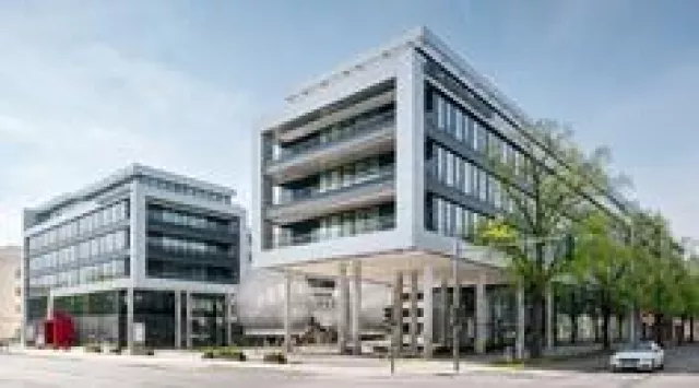 Bild: INTERHOMES AG mietet über AENGEVELT Showroom im EUROPA-CENTER Berlin Adlershof