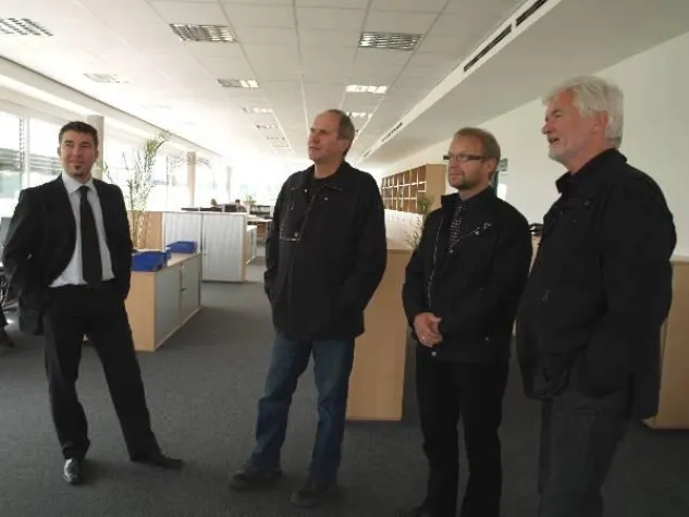 Bild: Freie Wähler Trossingen besichtigen SCHMOLZ + BICKENBACH Neubau