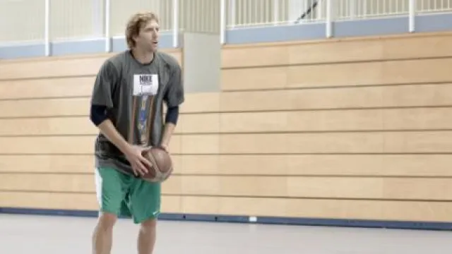 Bild: Neuer Dokumentarfilm über die Basketball-Legende Dirk Nowitzki / Nowitzkis beeindruckender Weg an die Spitze