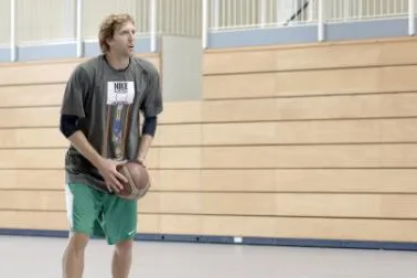Bild: Neuer Dokumentarfilm über die Basketball-Legende Dirk Nowitzki / Nowitzkis beeindruckender Weg an die Spitze