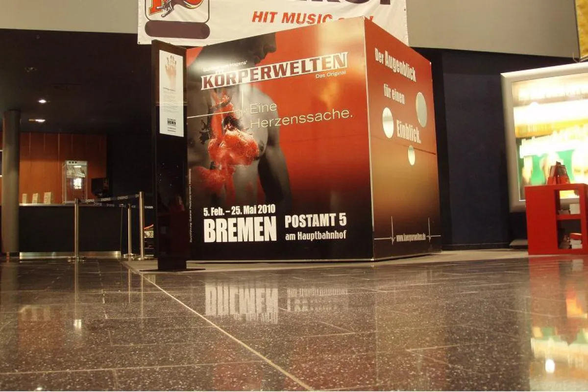 Bremer KÖRPERWELTEN Hahn im Multiplexkino CINESPACE zu Gast