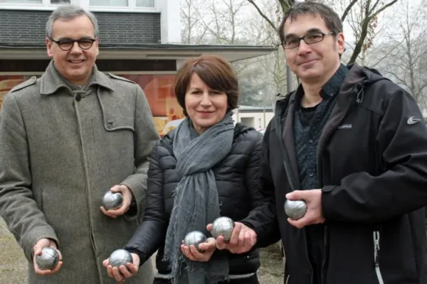 Bild: Friesdorfer setzen sich für den Bau einer Boule-Bahn auf dem Klufterplatz in Bonn-Friesdorf ein