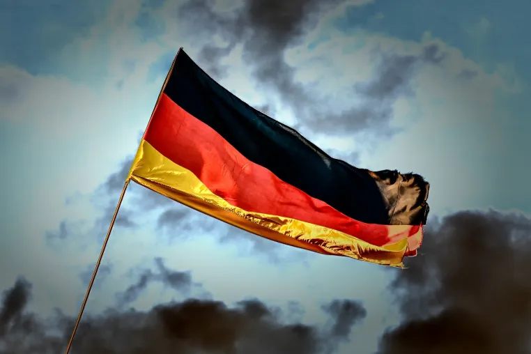 Bild: Zerfall & Verfall. Die deutsche Demokratiekrise. Aktuelle Expertise von res politica® - Dr. Wolfgang Klages 