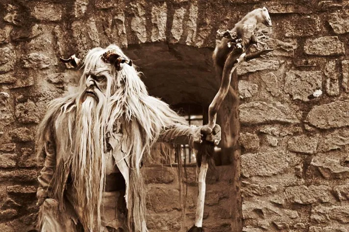 Bild: Was macht der Krampus im Sommer