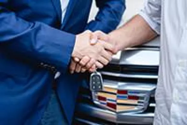 Bild: Kooperation zwischen der mobilforum Dresden GmbH und dem Schauspieler Eric Stehfest