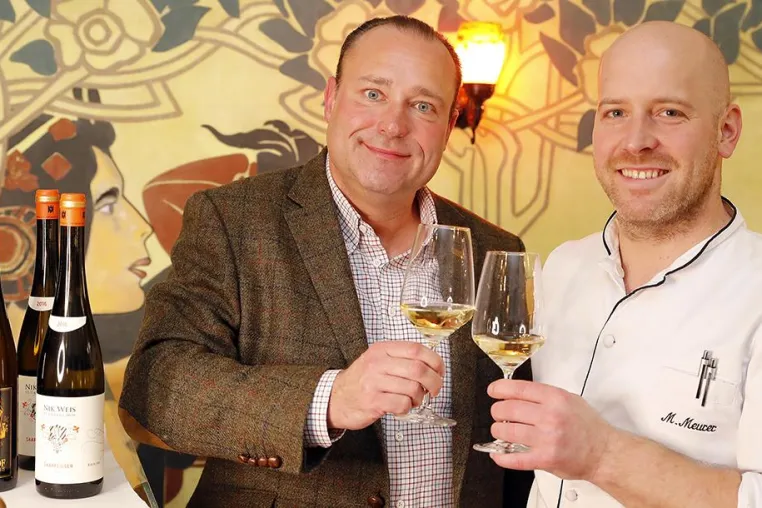 Bild: Kulinarische Grüße an den Riesling – Weingut des Monats" am 15. Dezember im Restaurant "Belle Epoque"