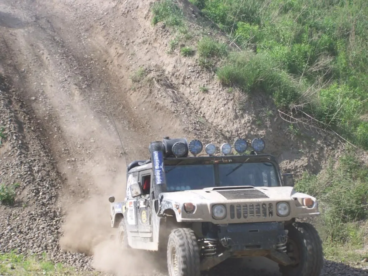 Mit dem Monster Hummer vom Hummer Racingteam auf Aufholjagd