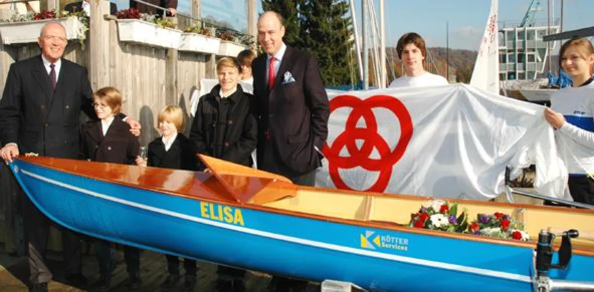 Fritz Kötter, Beiratsvorsitzender der KÖTTER Unternehmensgruppe, seine drei Enkel Leonard, Moritz und Niklas Oehme sowie Friedrich P. Kötter, Geschäftsführer von KÖTTER Security (v. l.).