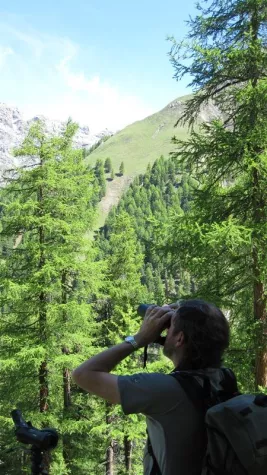 Bild: Traumjobs 2011: Charis S. aus Hamburg wird Rangerin im Schweizer Nationalpark