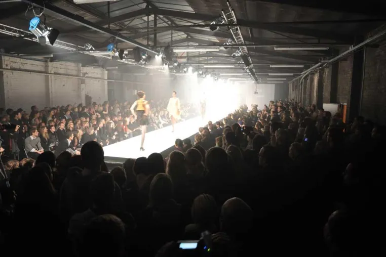 Bild: Modenschau der Akademie JAK im Levantehaus Hamburg