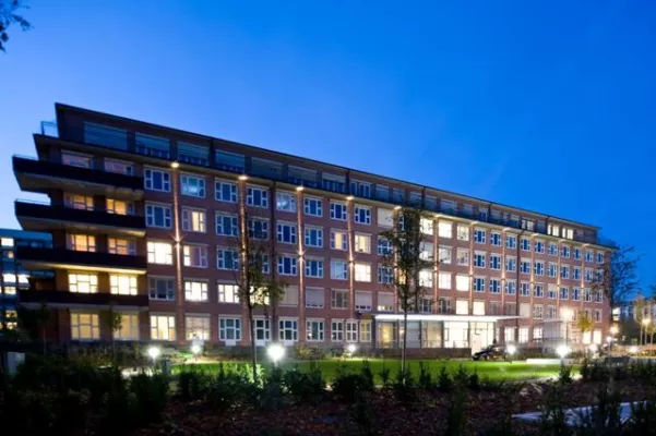 Bild: Spatenstich für neues Vier-Sterne-Haus: Facharztklinik Hamburg mit Hotelanbindung