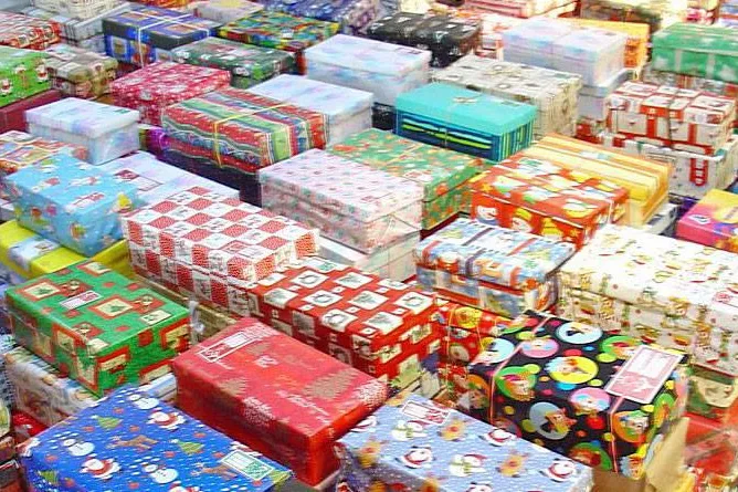 Bild: Weihnachtsgeschenke für Obdachlose mit Tieren in Karlsruhe