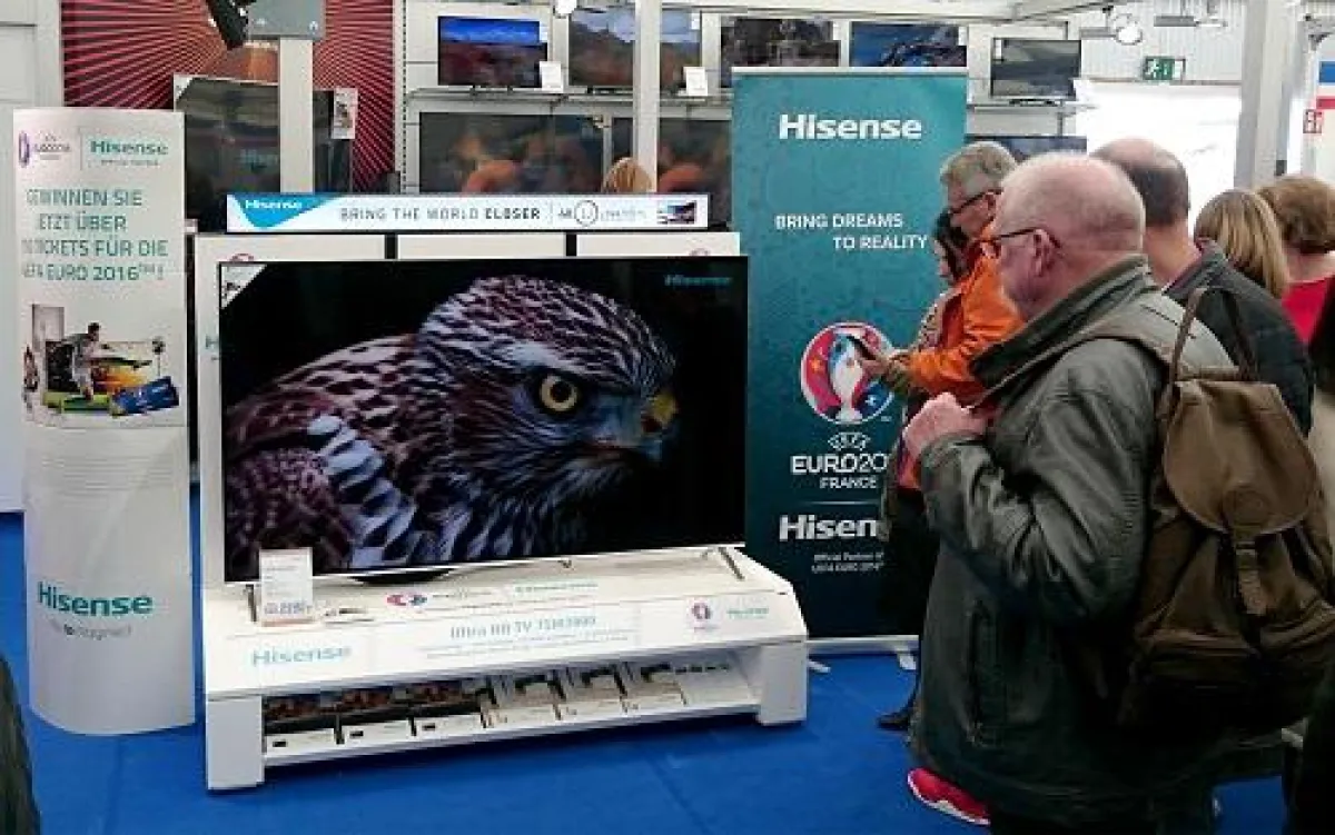 Ein echter Publikumsmagnet: das UHD-TV-Modell Hisense 75M7900 mit 189 cm (75?) Bilddiagonale