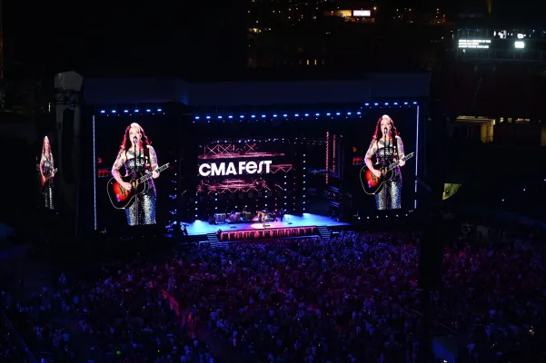 Bild: Weltweit größtes Country-Musik-Festival startet in Nashville