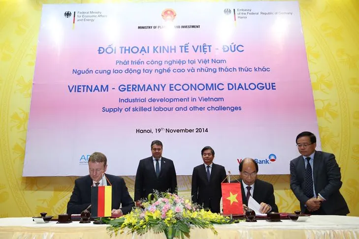Bild: Kooperation zwischen IVU und UTC University Vietnam vereinbart