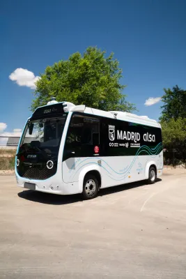 Bild: Spaniens erster autonomer On-Demand-Bus nimmt den regulären Fahrgastbetrieb in Mercamadr