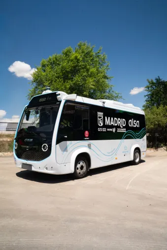 Bild: Spaniens erster autonomer On-Demand-Bus nimmt den regulären Fahrgastbetrieb in Mercamadr