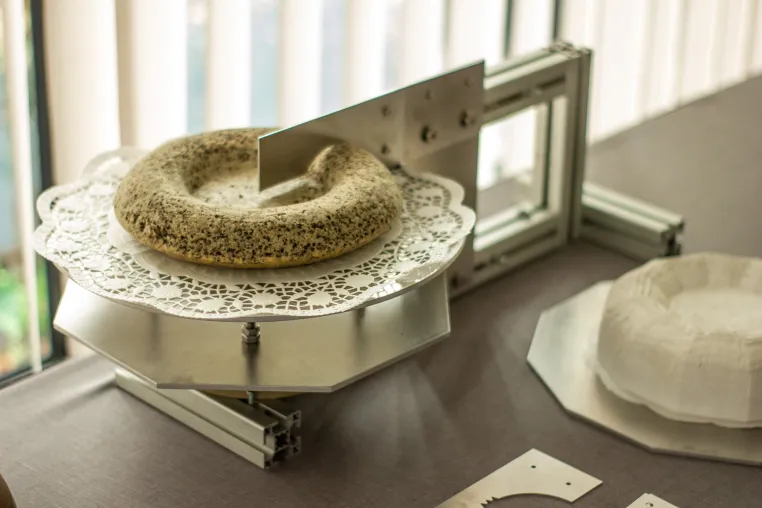 “There Will Be Cake!” – Produktdesign Studierende der HfG Karlsruhe bei der Vienna Design Week 2026 Bild: “There Will Be Cake!” – Produktdesign Studierende der HfG Karlsruhe bei der Vienna Design Week 2026
