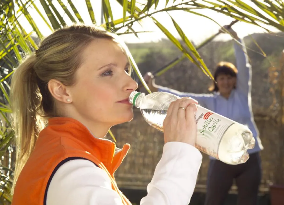 Frühjahrszeit ist Heuschnupfenzeit. Wer sich ohne Niesattacken draußen bewegen will, der sollte auch genügend Calcium zu sich nehmen.