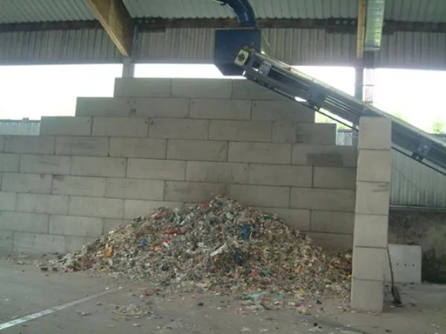 Bild: Die klügere Wand gibt nach - Mobile Lagerwände aus Multibloc-Sicherheits-System-Steinen bieten viele Vorteile