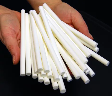 Bild: Genia befreit Zigarettenpackungen von Warnhinweis für Wegwerfplastik 