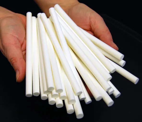 Genia befreit Zigarettenpackungen von Warnhinweis für Wegwerfplastik Bild: Genia befreit Zigarettenpackungen von Warnhinweis für Wegwerfplastik