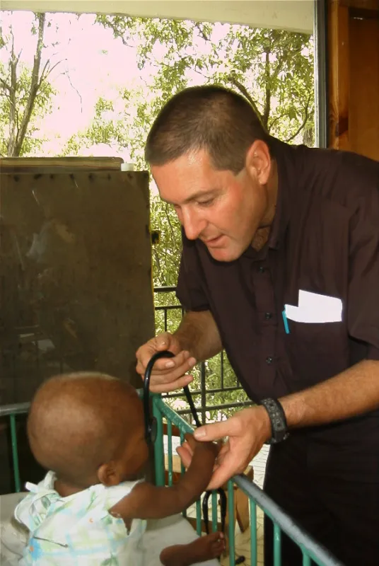 In Haiti behandelt UNSERE KLEINEN BRÜDER UND SCHWESTERN jährlich rund 20.000 Personen kostenlos medizinisch.