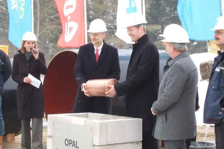 OPAL startet mit insglück Bild: OPAL startet mit insglück