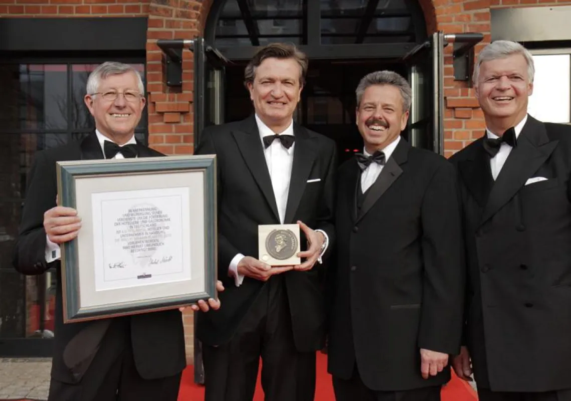 Preisverleihung 56. Brillat Savarin-Plakette. v.lks. Hubert Möstl, Preisträger Kai Hollmann, Udo Finkenwirth, Michael Bläser.
