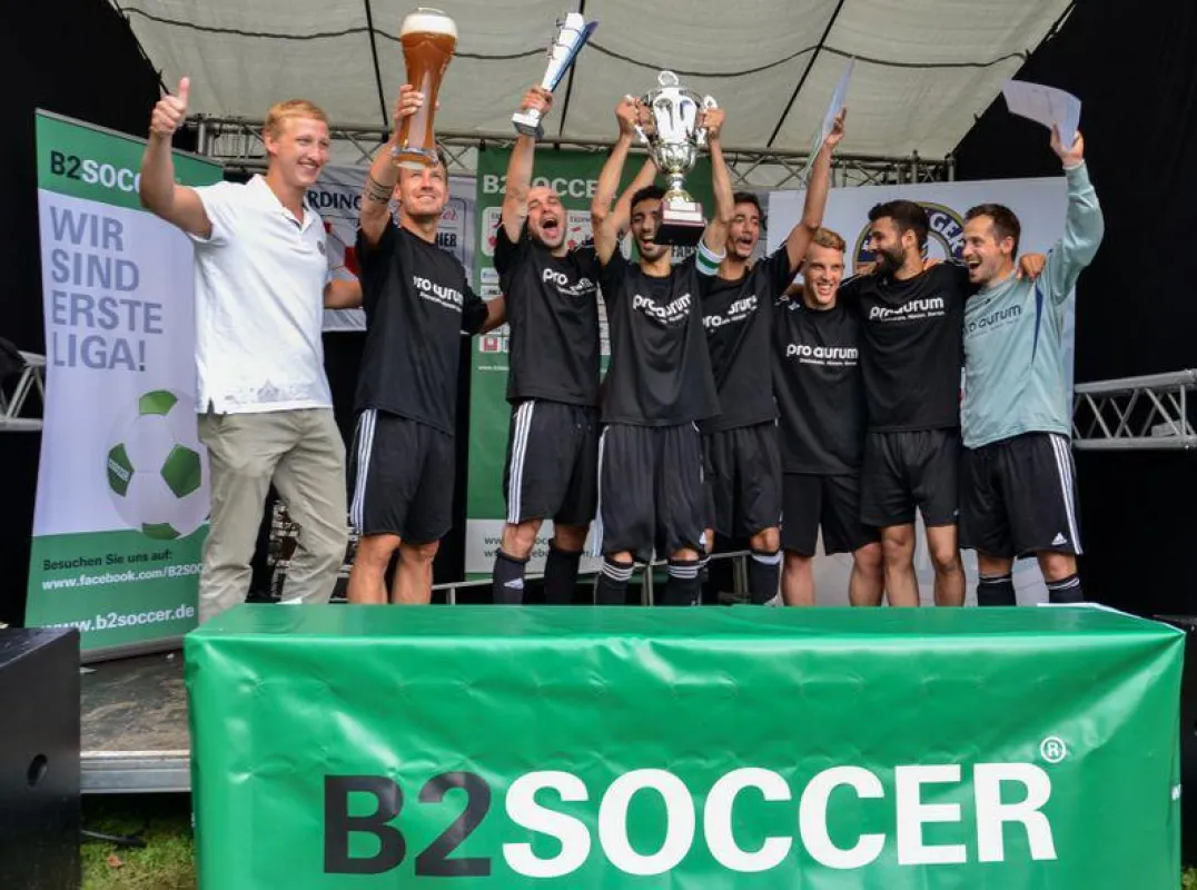 pro aurum der glückliche Sieger des SOMMER B2SOCCER 2014