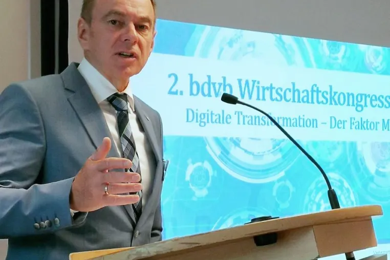 Bild: Zweiter bdvb Wirtschaftskongress thematisiert den „Faktor Mensch“ in der digitalen Transformation