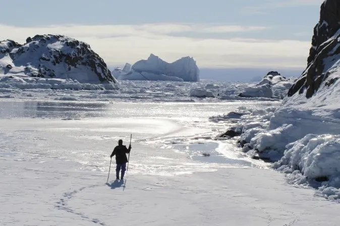 Grönland Reise im Winter: Winterblues & Sonnenlicht – Im Land der Inuit auf Schneeschuhen unterwegs Bild: Grönland Reise im Winter: Winterblues & Sonnenlicht – Im Land der Inuit auf Schneeschuhen unterwegs