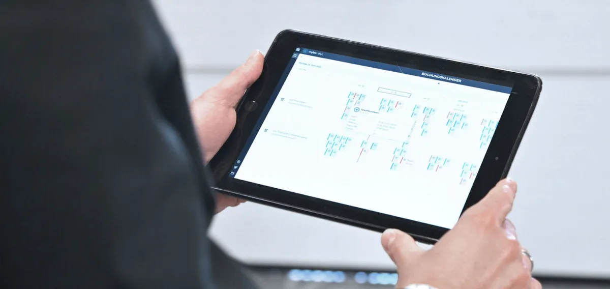 Zusammenspiel von Echtzeitinformationen und Zeitfensterbuchungen