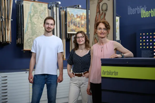 Bild: Bayerns digitale Schatzkammer nimmt historische Schulwandbilder aus Würzburg auf