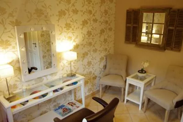 Lebe und liebe Deine Farben: Die eigenen optimalen Farben während der Sommerferien entdecken Bild: Lebe und liebe Deine Farben: Die eigenen optimalen Farben während der Sommerferien entdecken