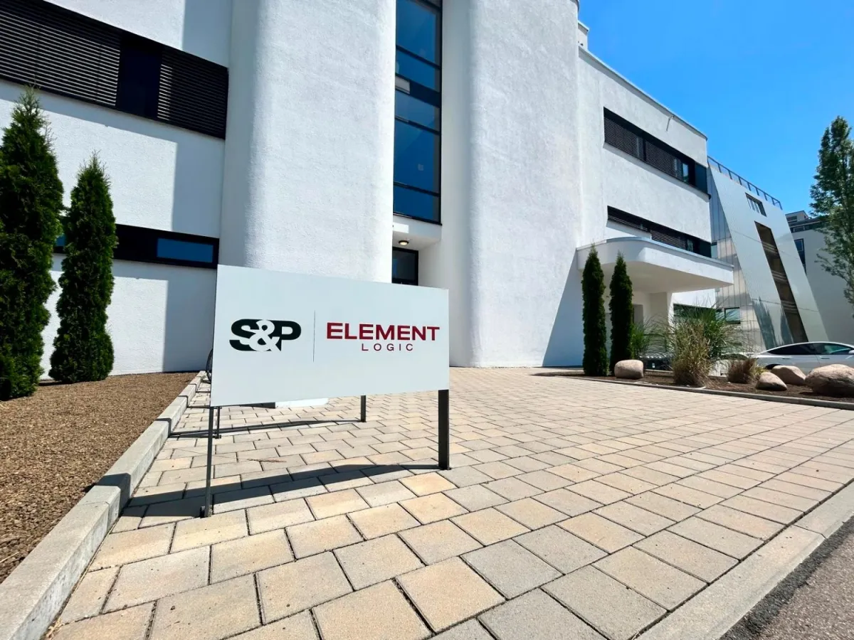 Co-Branding mit Element Logic am Hauptstandort von S&P in Leinfelden-Echterdingen.
