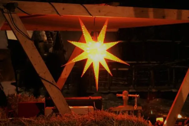 Bild: Wintermarkt im Slawendorf Brandenburg