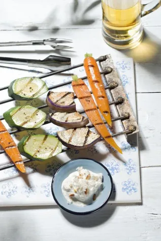 Kleine Kulturgeschichte des Grillens Bild: Kleine Kulturgeschichte des Grillens