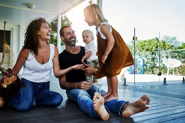 Bild: Ferien im eigenen Garten:  Outdoor-Living und Energieautarkie clever kombinieren