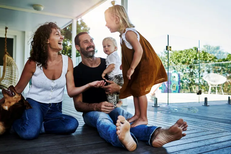 Bild: Ferien im eigenen Garten:  Outdoor-Living und Energieautarkie clever kombinieren
