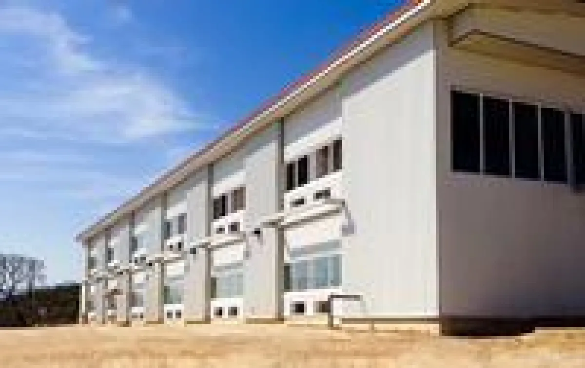 Außenansicht eine Gebäudes auf dem Goldminengelände