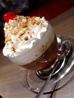 Bild: Weihnachtliche Kaffee-Rezepte, z.B. Cappuccino Zimtino
